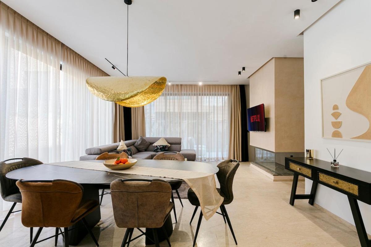 Beautiful 4 Bedroom Rooftop Pool Appartamento *
