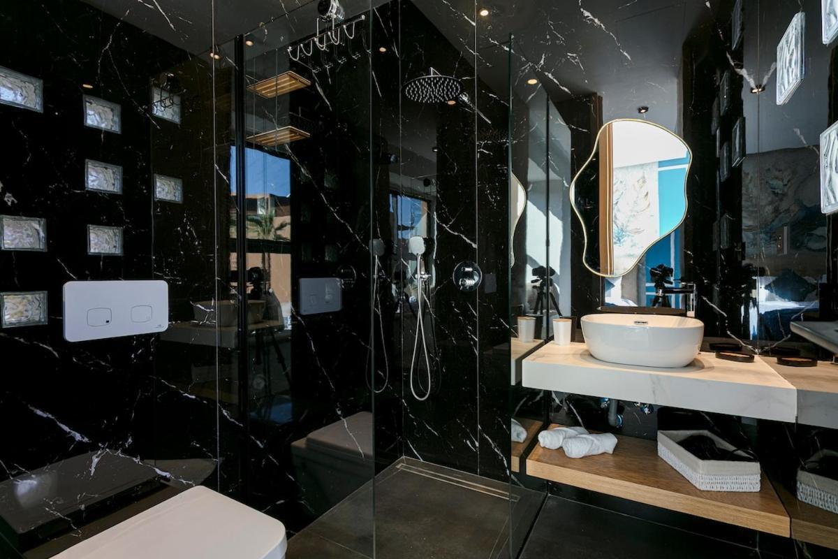 Beautiful 4 Bedroom Rooftop Pool Appartamento *